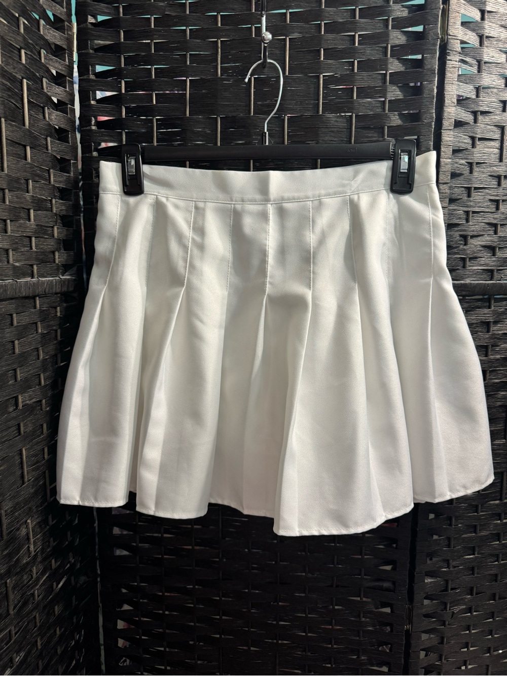 Amazon Women's White Pleated Skater Skirt (NWOT)
